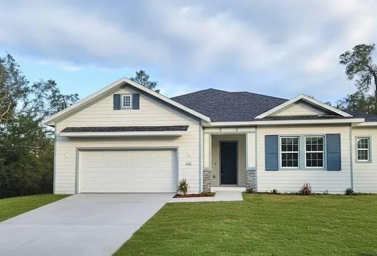 9 Dusty Miller Ct, Homosassa — Landscaped front yard